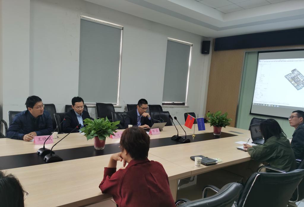我校在金寨路双创园A座一楼会议室组织